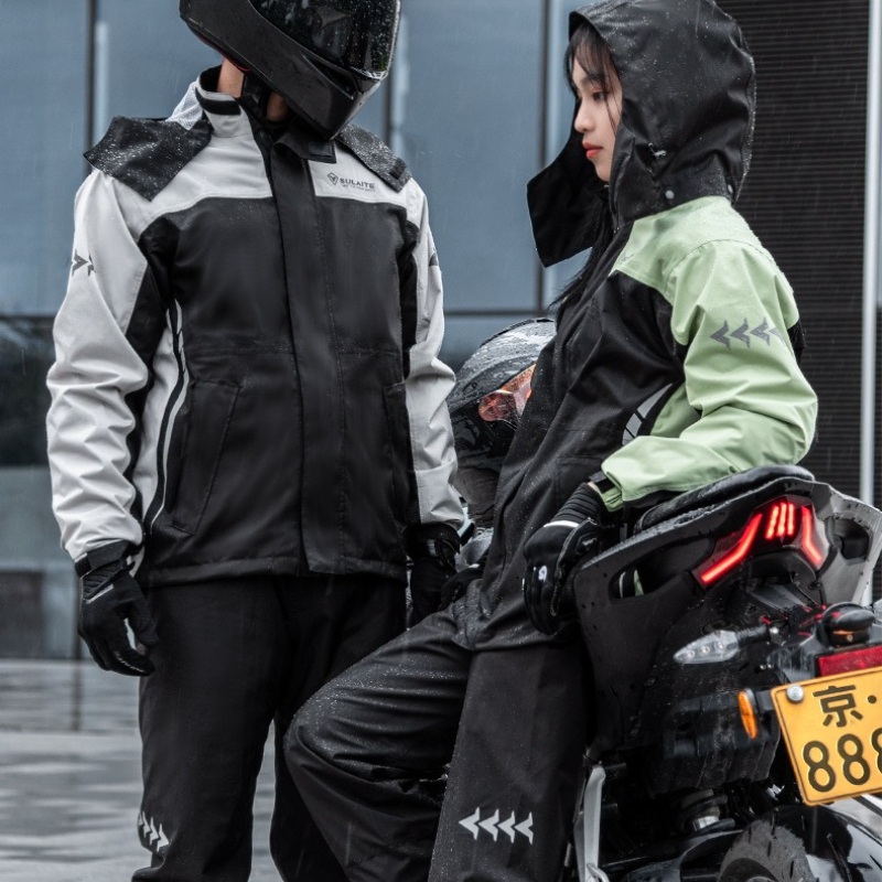 Completo Impermeabile per Moto - Cycling Commute Jacket recensione e prezzo